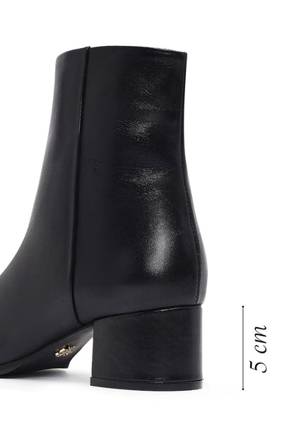 Kadın Siyah Fermuarlı Kısa Kalın Topuklu Deri Bot