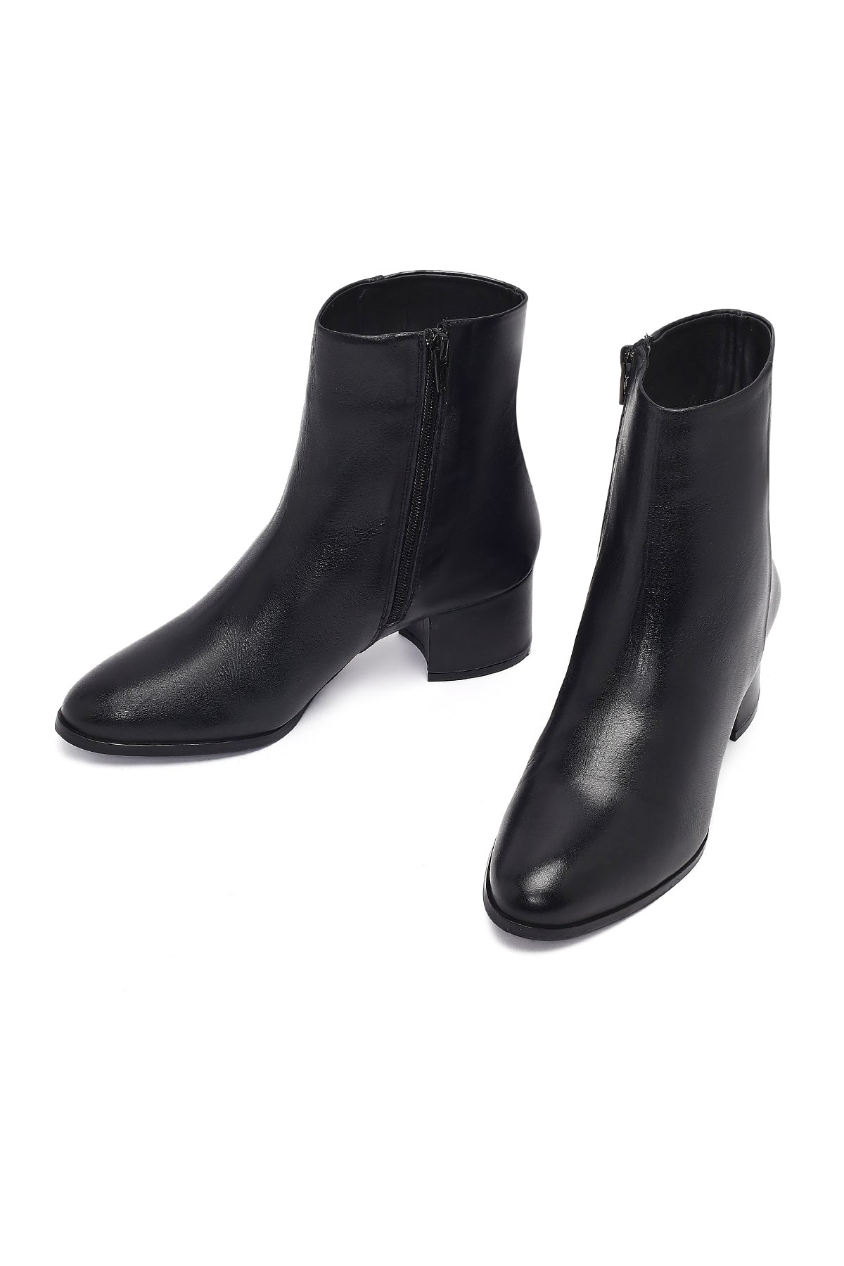 Kadın Siyah Fermuarlı Kısa Kalın Topuklu Deri Bot