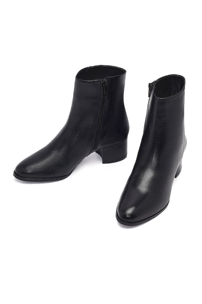 Kadın Siyah Fermuarlı Kısa Kalın Topuklu Deri Bot