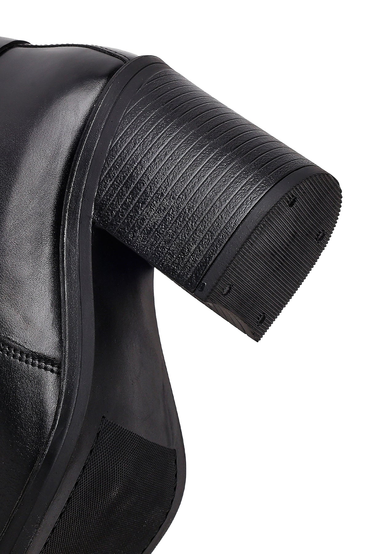 Kadın Siyah Tokalı Kalın Topuklu Deri Bot