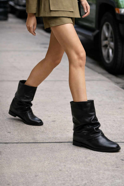 Kadın Siyah Deri Bot