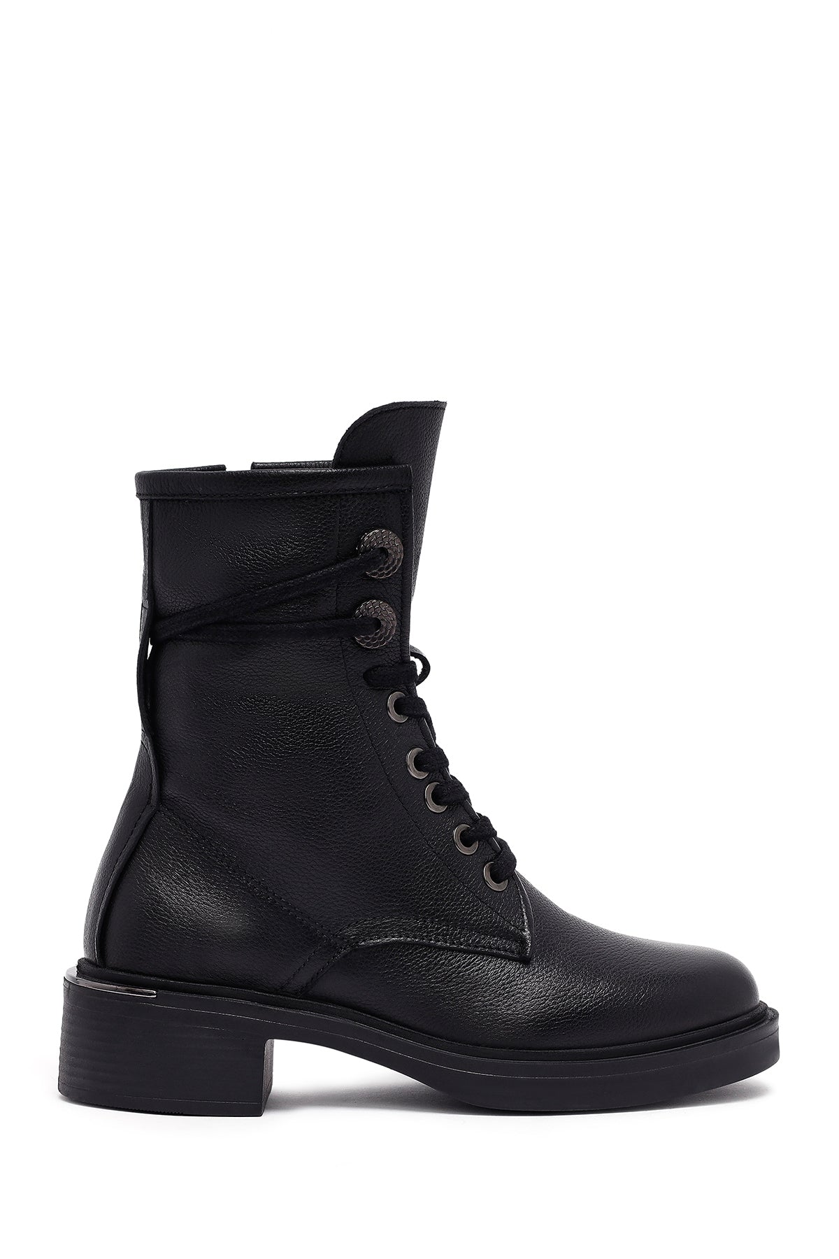 Kadın Siyah Fermuarlı Bağcıklı Deri Postal Bot