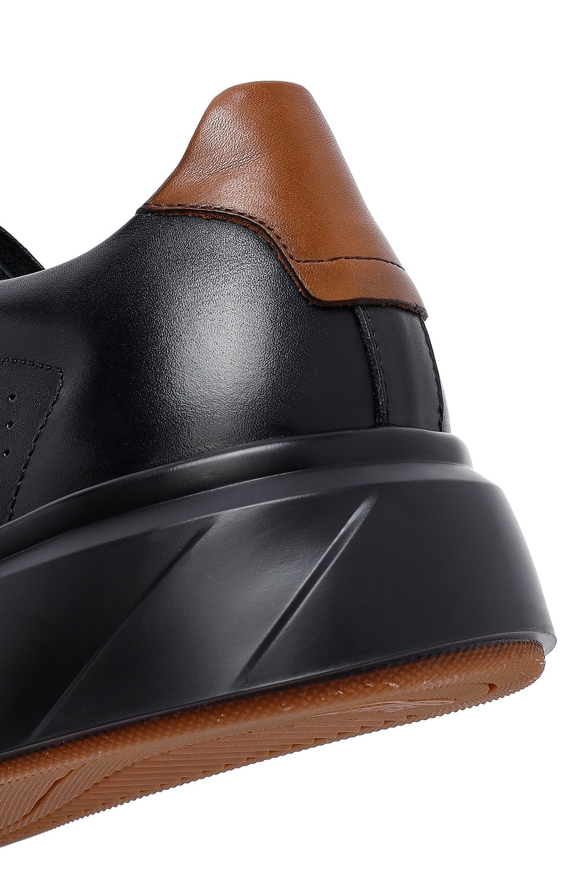 Erkek Siyah Bağcıklı Kalın Tabanlı Deri Sneaker