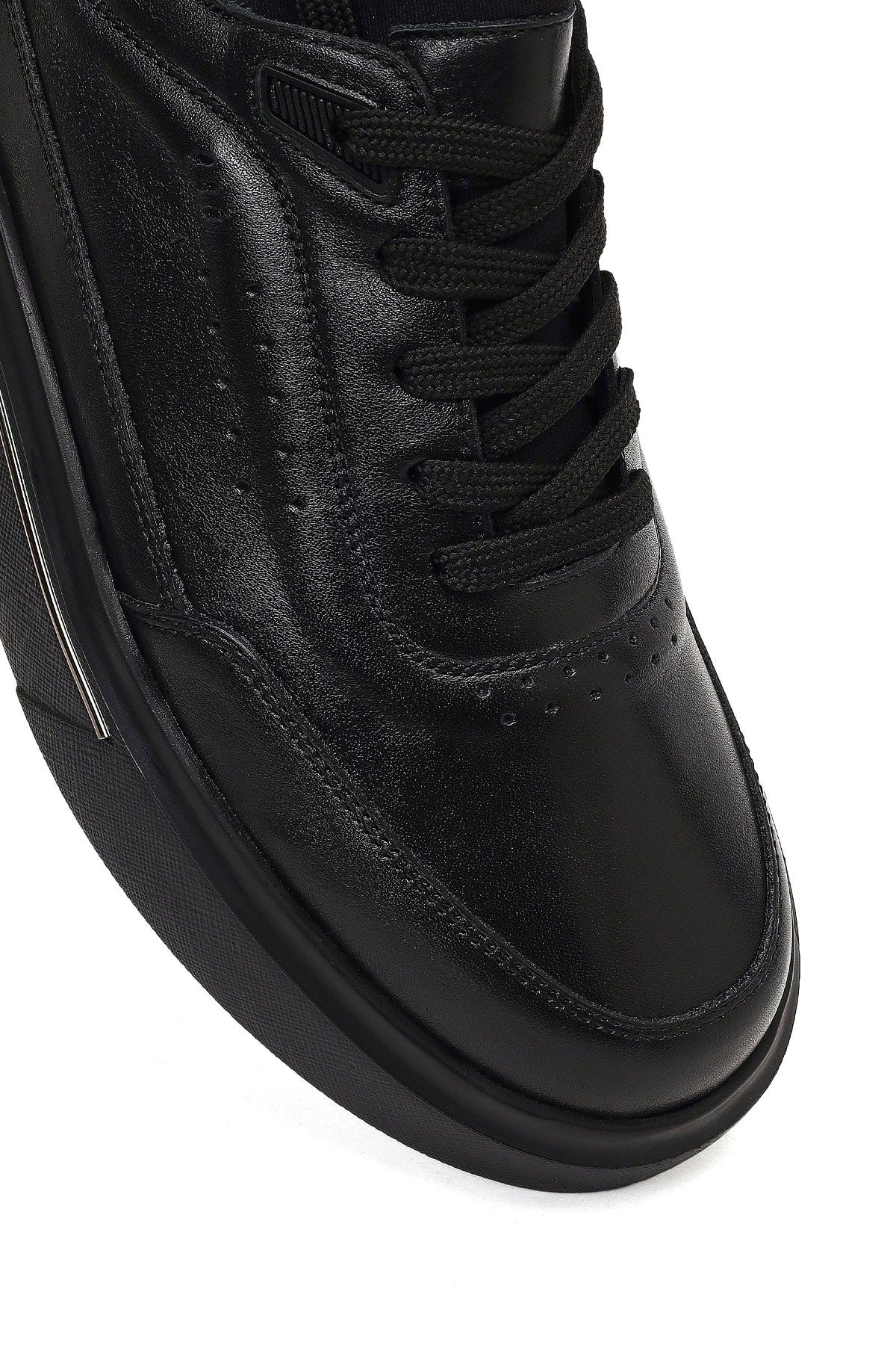 Erkek Siyah Bağcıklı Kalın Tabanlı Deri Sneaker