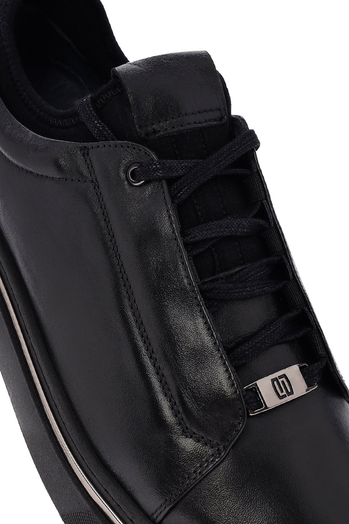 Erkek Siyah Bağcıklı Kalın Tabanlı Deri Sneaker
