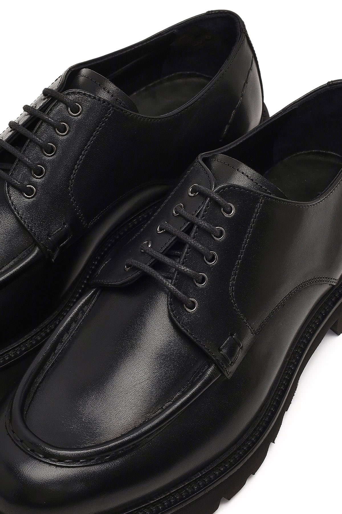 Erkek Siyah Bağcıklı Kalın Tabanlı Deri Casual Ayakkabı