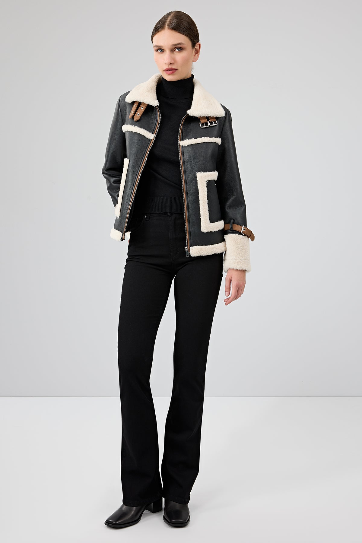 Megeve Kadın Siyah Kısa Teddy Mont