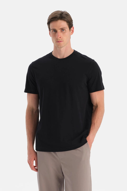 Yakasi Biyeli Kisa Kollu Regular Tişört