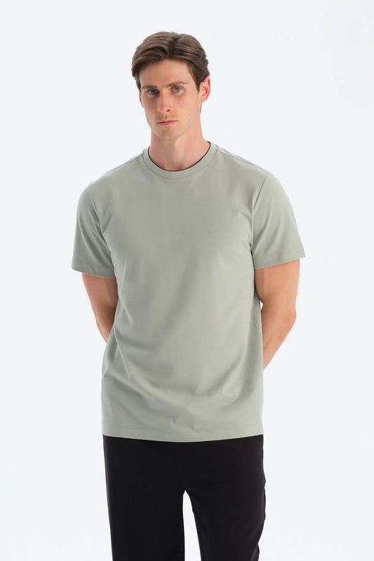 Yakasi Biyeli Kisa Kollu Regular Tişört