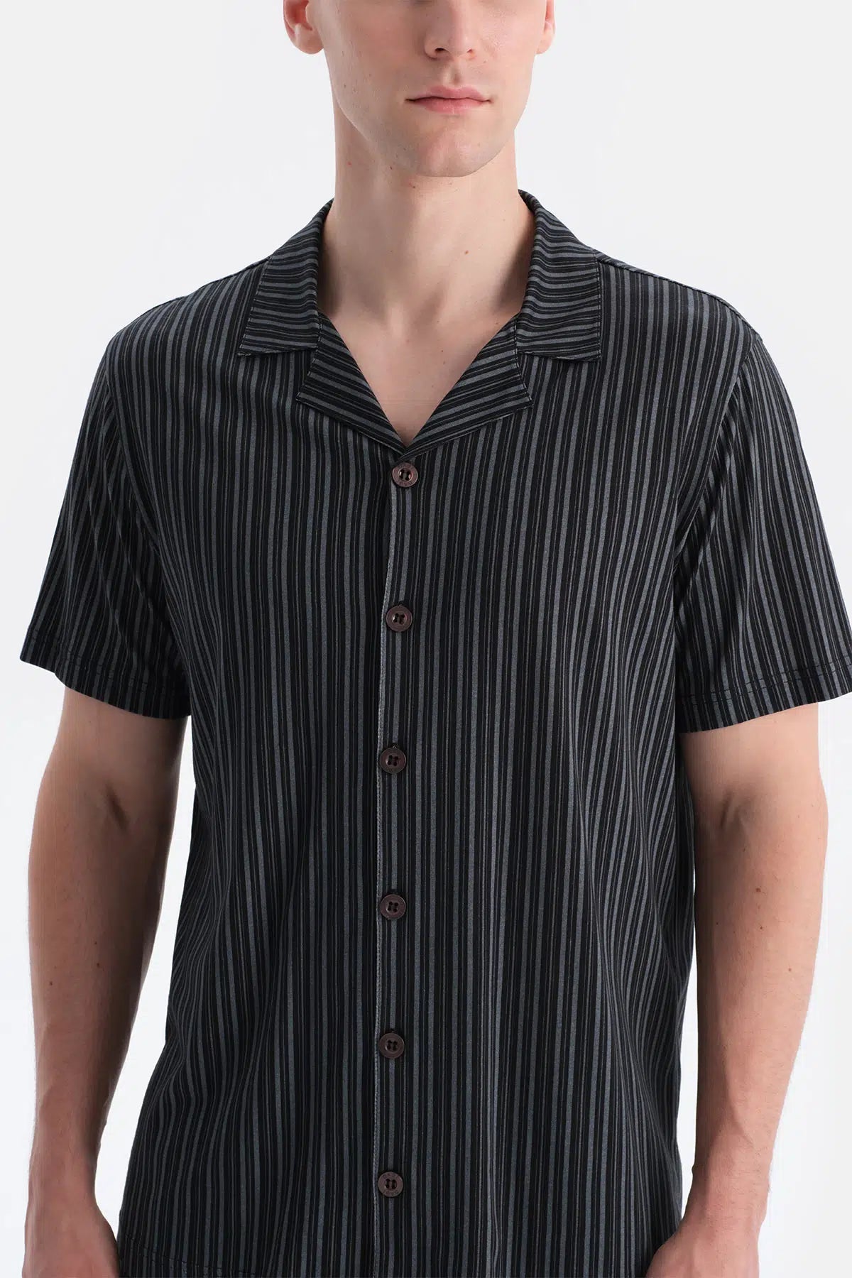 Kisa Kollu Çizgili Gömlek Pantolon Takim