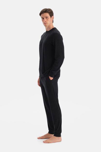 Kol Ve Etek Ucu Bantli Tişört Pantolon Takim