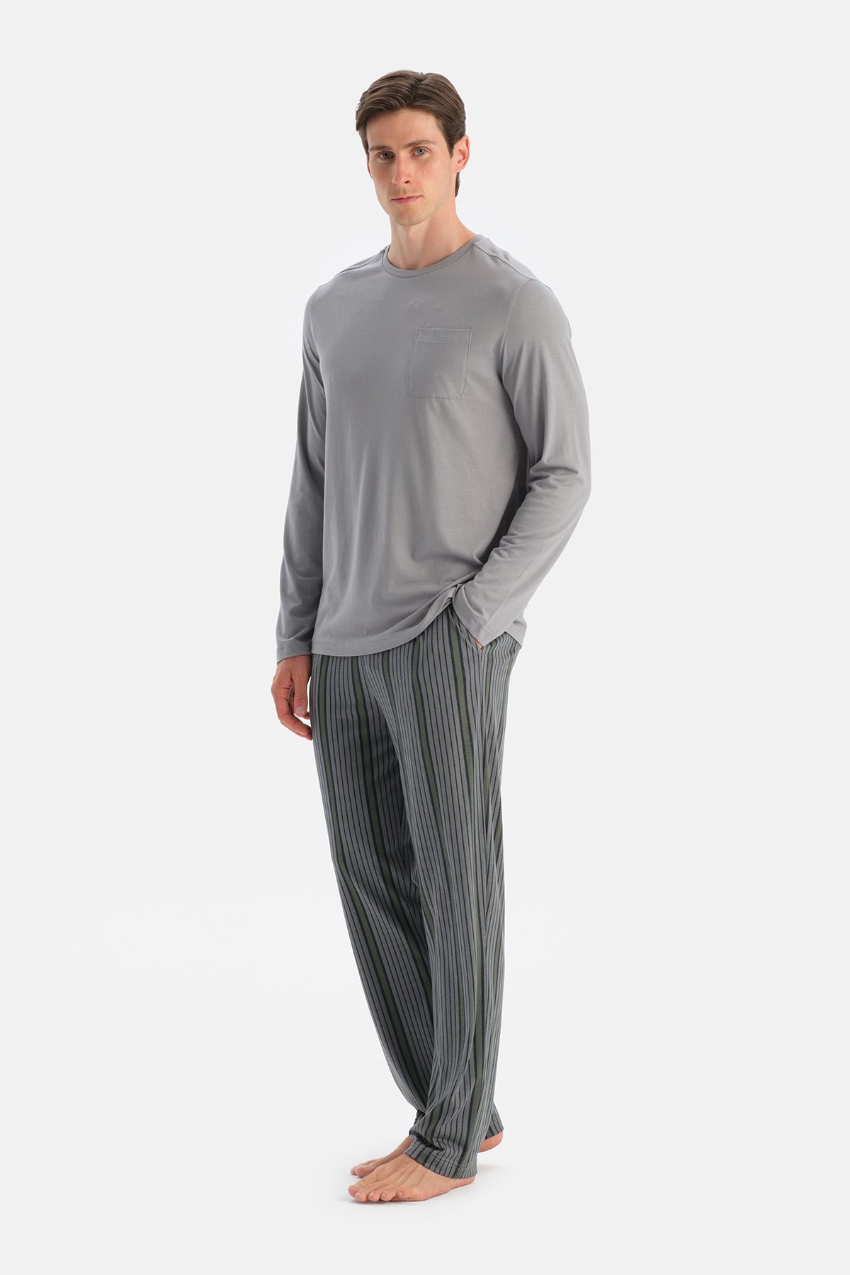 Dikiş Ve Cep Detayli Tişört Pantolon Takim