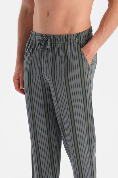 Dikiş Ve Cep Detayli Tişört Pantolon Takim