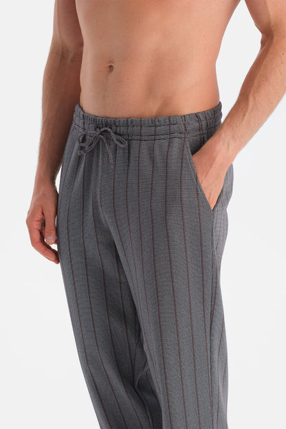 Uzun Kollu V Yaka Tişört Pantolon Takim