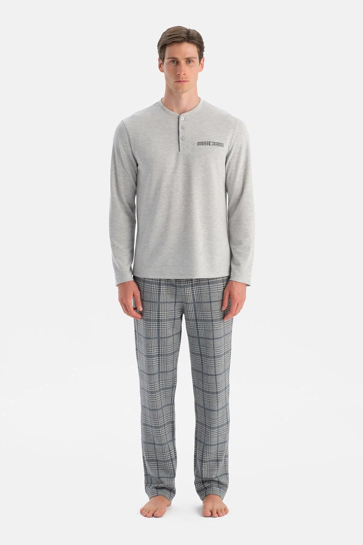 Uzun Kollu Pat Ve Cep Detayli Tişört Pantolon Takim