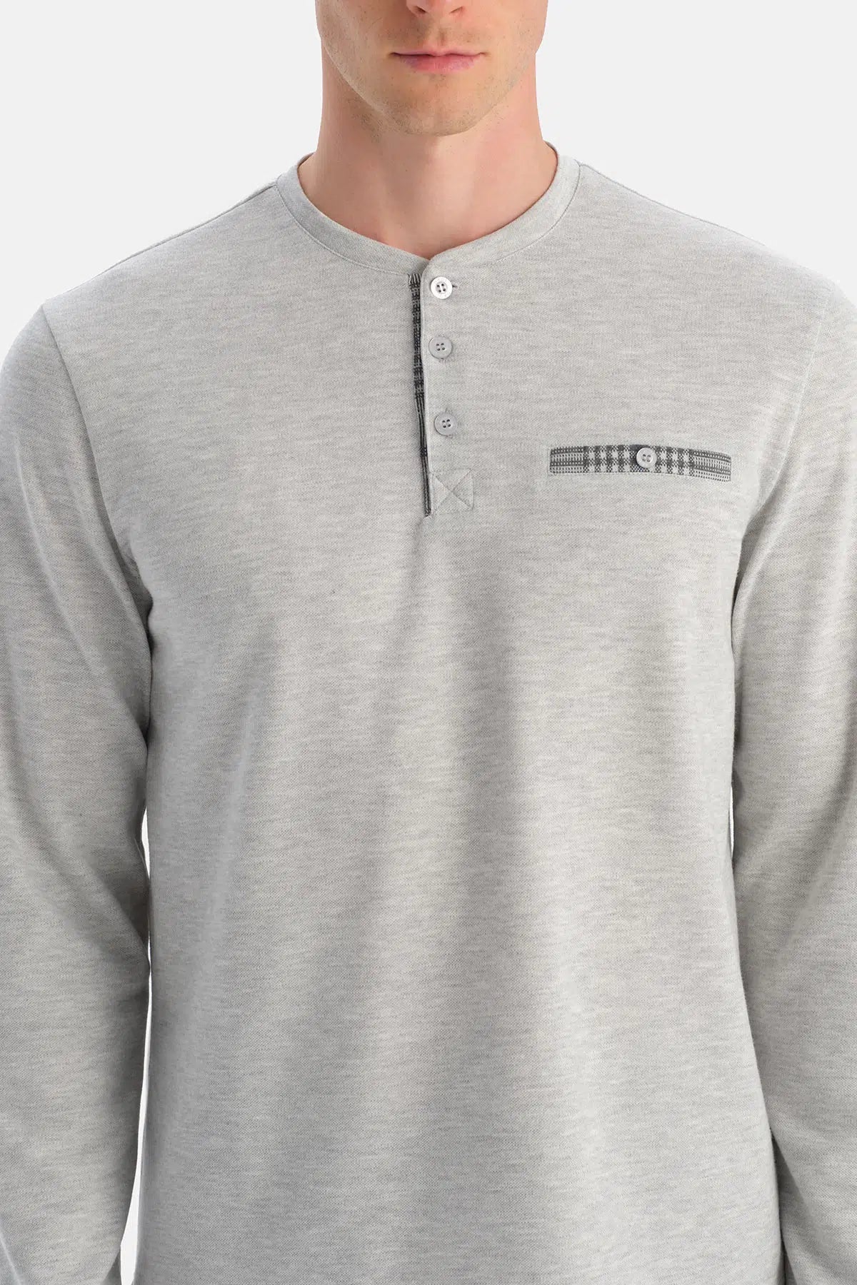 Uzun Kollu Pat Ve Cep Detayli Tişört Pantolon Takim