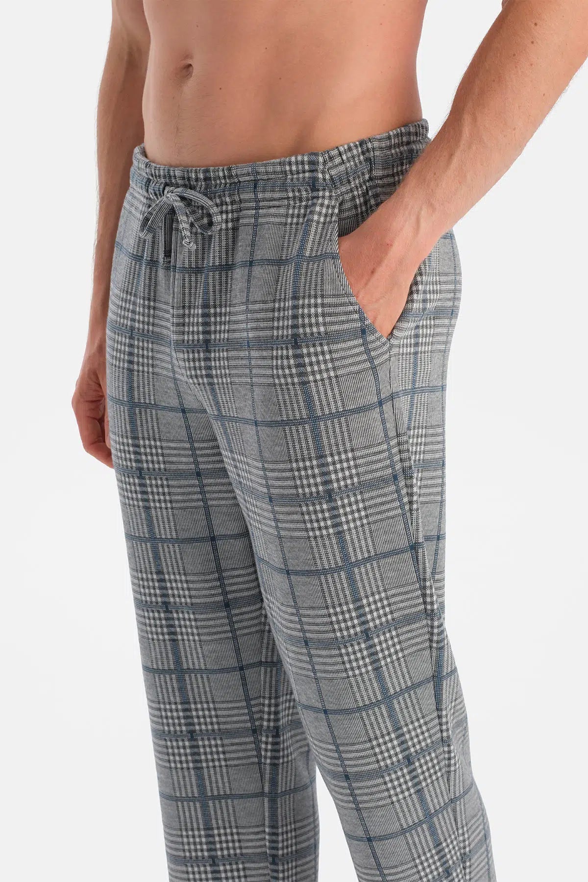 Uzun Kollu Pat Ve Cep Detayli Tişört Pantolon Takim