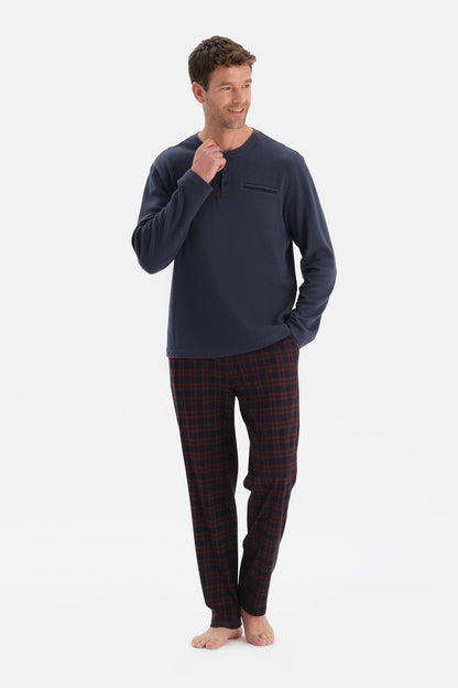 Uzun Kollu Pat Ve Cep Detayli Tişört Pantolon Takim