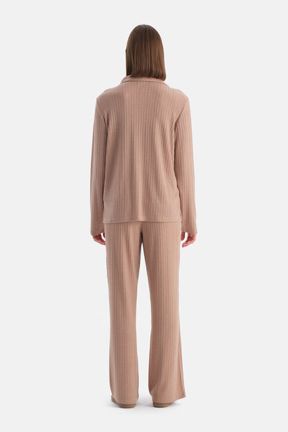 Bej Örgü Detaylı Gömlek