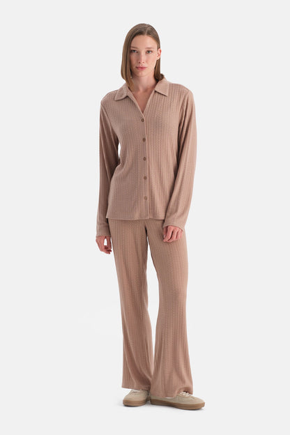 Bej Örgü Detaylı Gömlek