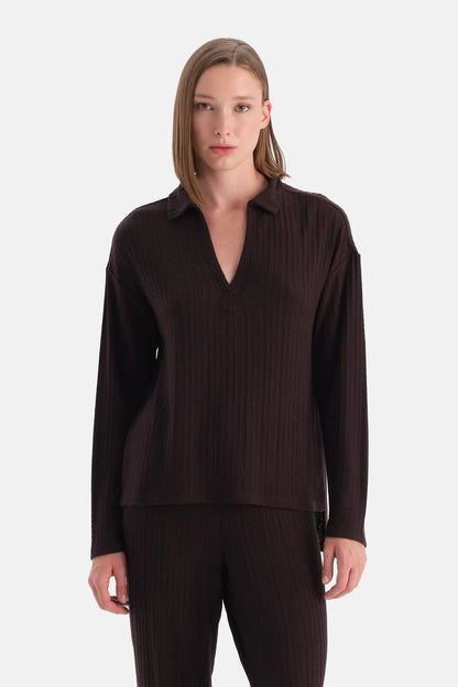 Koyu Kahve Örgü Detaylı Polo Yaka Tişört