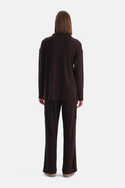 Koyu Kahve Örgü Detaylı Polo Yaka Tişört