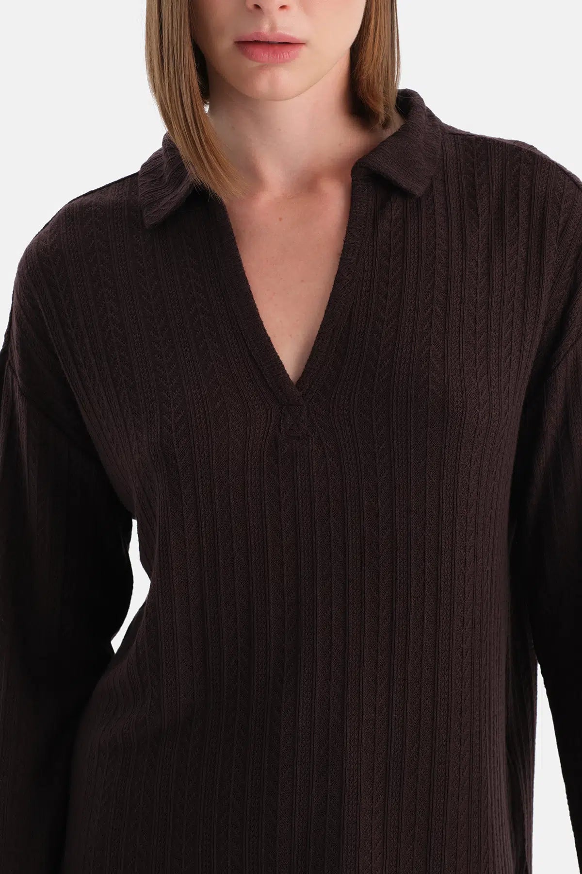 Koyu Kahve Örgü Detaylı Polo Yaka Tişört