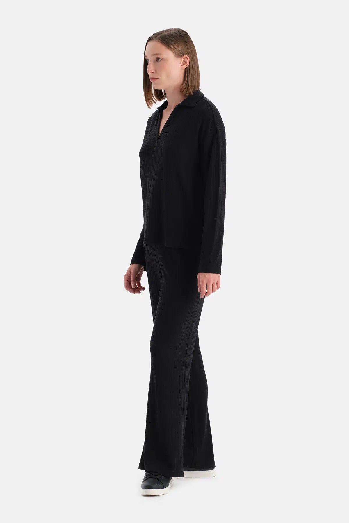 Siyah Örgü Detaylı Polo Yaka Tişört