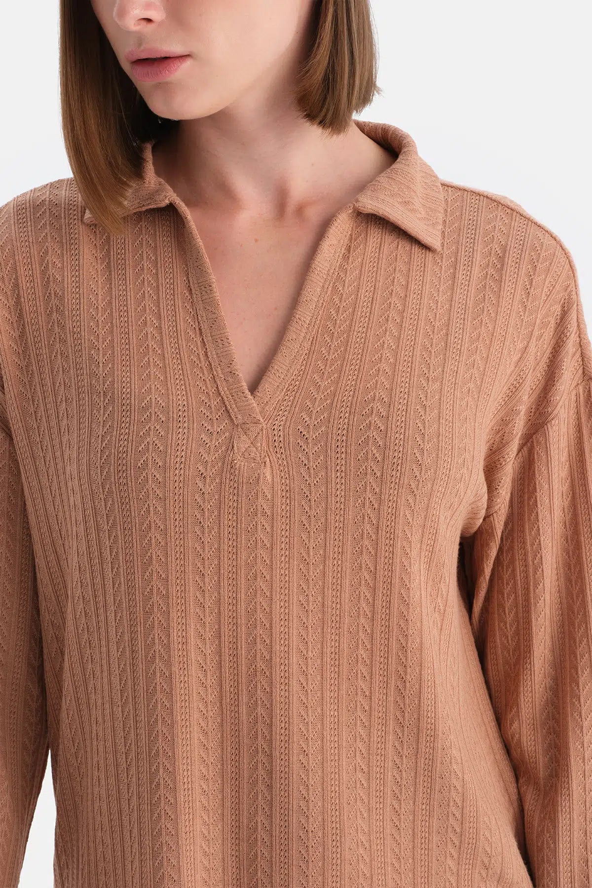 Mocha Örgü Detaylı Polo Yaka Tişört