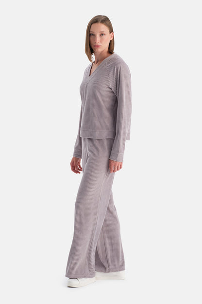 Açık Lila V Yaka Uzun Kollu Kadife Sweatshırt