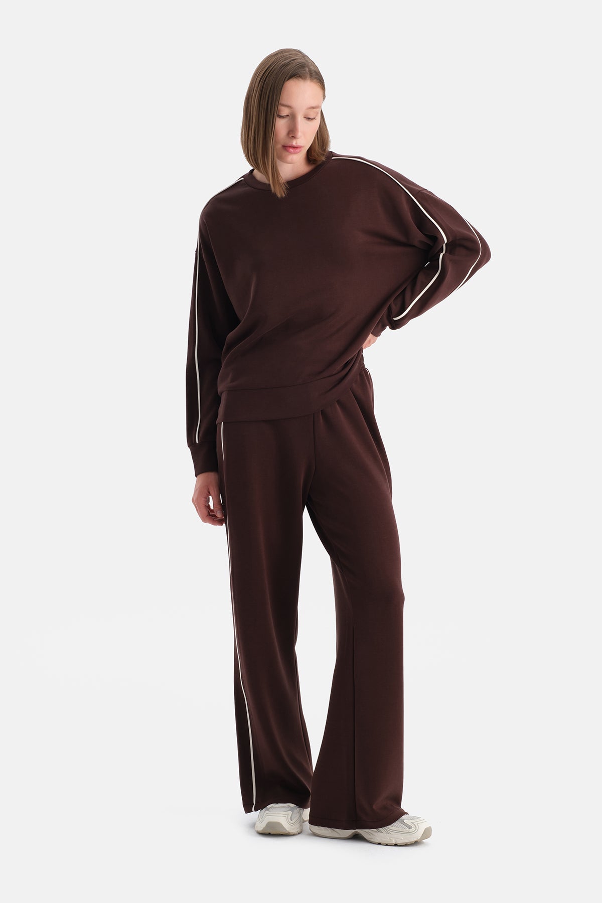 Kahverengi Kadın Modal Biye Detaylı Sweatshırt