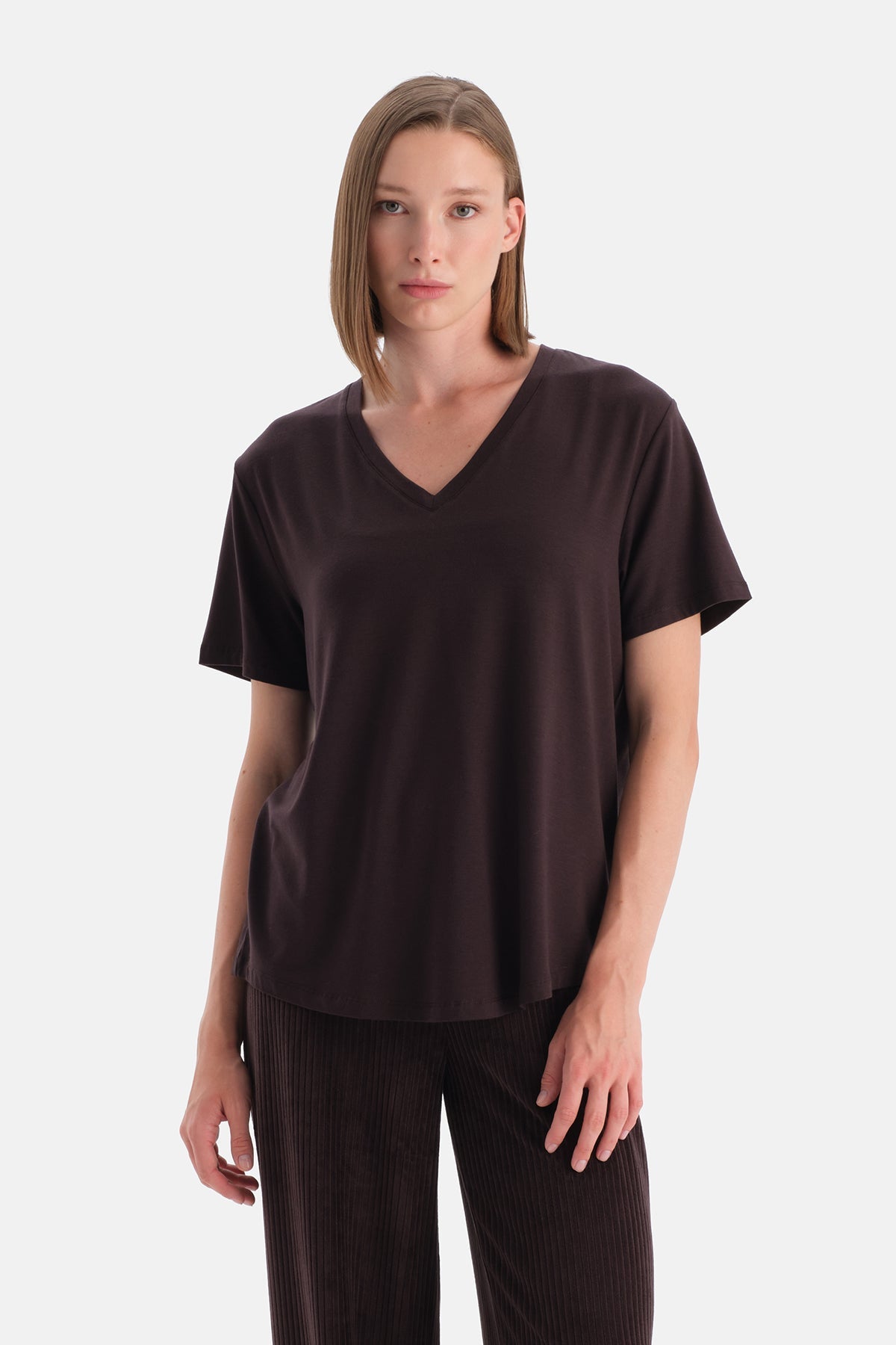 Kadin V Yaka Tişört