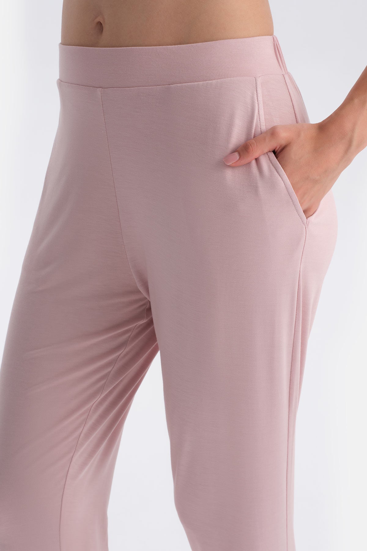 V Yaka Dantel Detayli Tişört Pantolon Takim