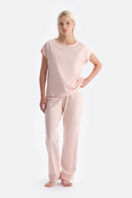 Dantel Detayli Kayik Yaka Tişört Pantolon Takim