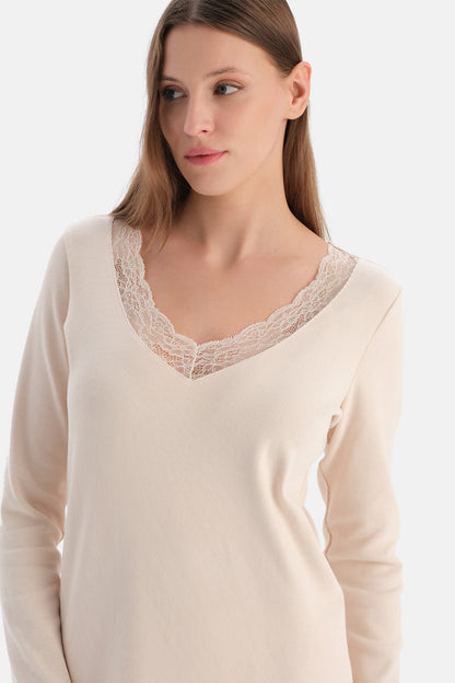 Dantelli Kaşkorse Tişört Pantolon Takim