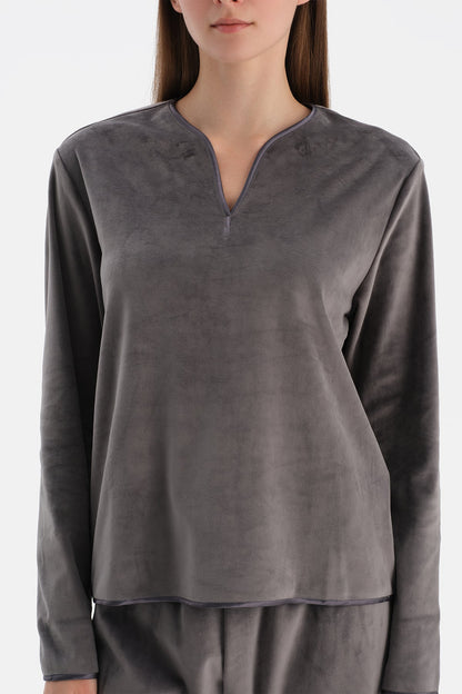 V Yaka Uzun Kollu Kadife Tişört Pantolon Takim