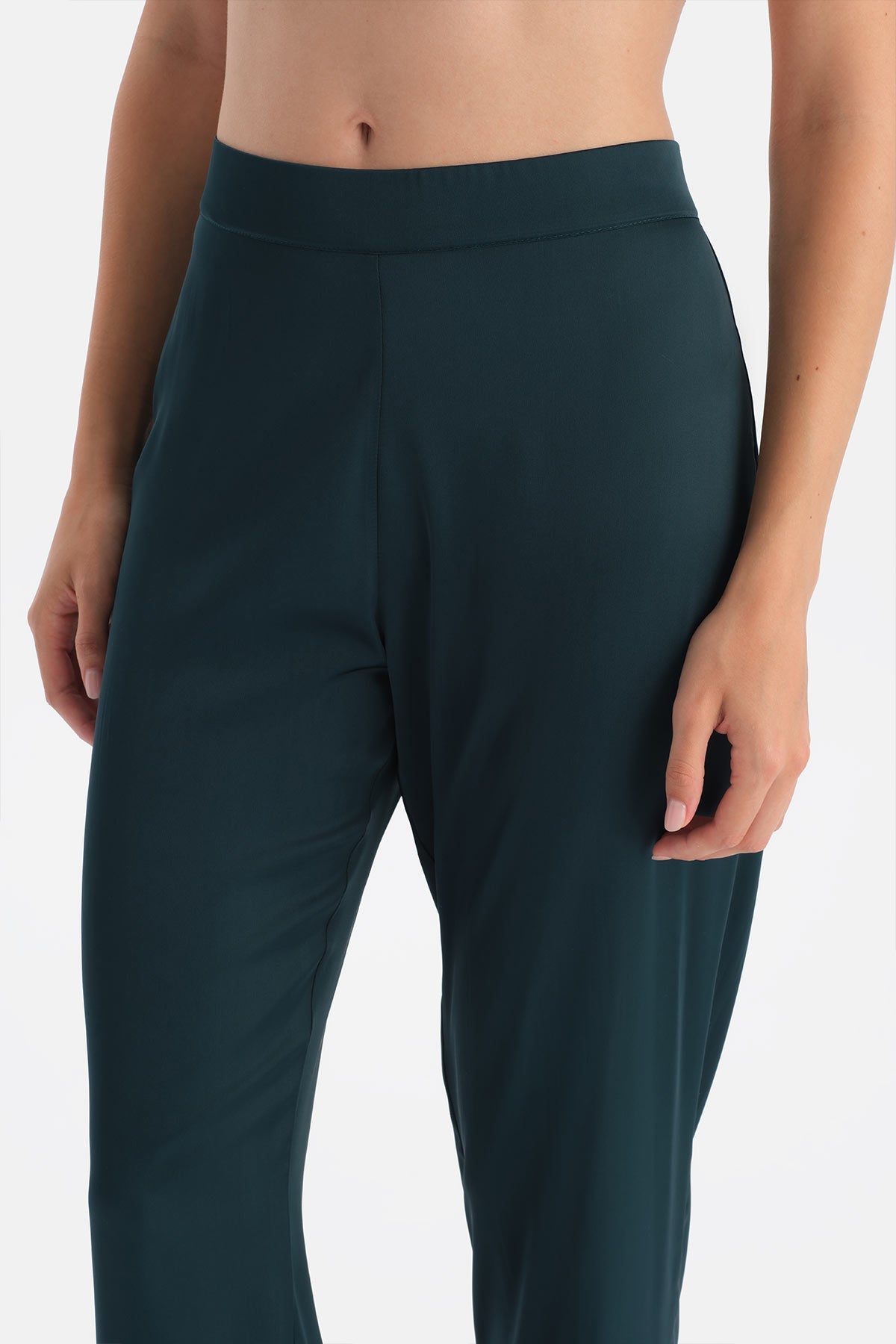 Biye Detayli Saten Pantolon