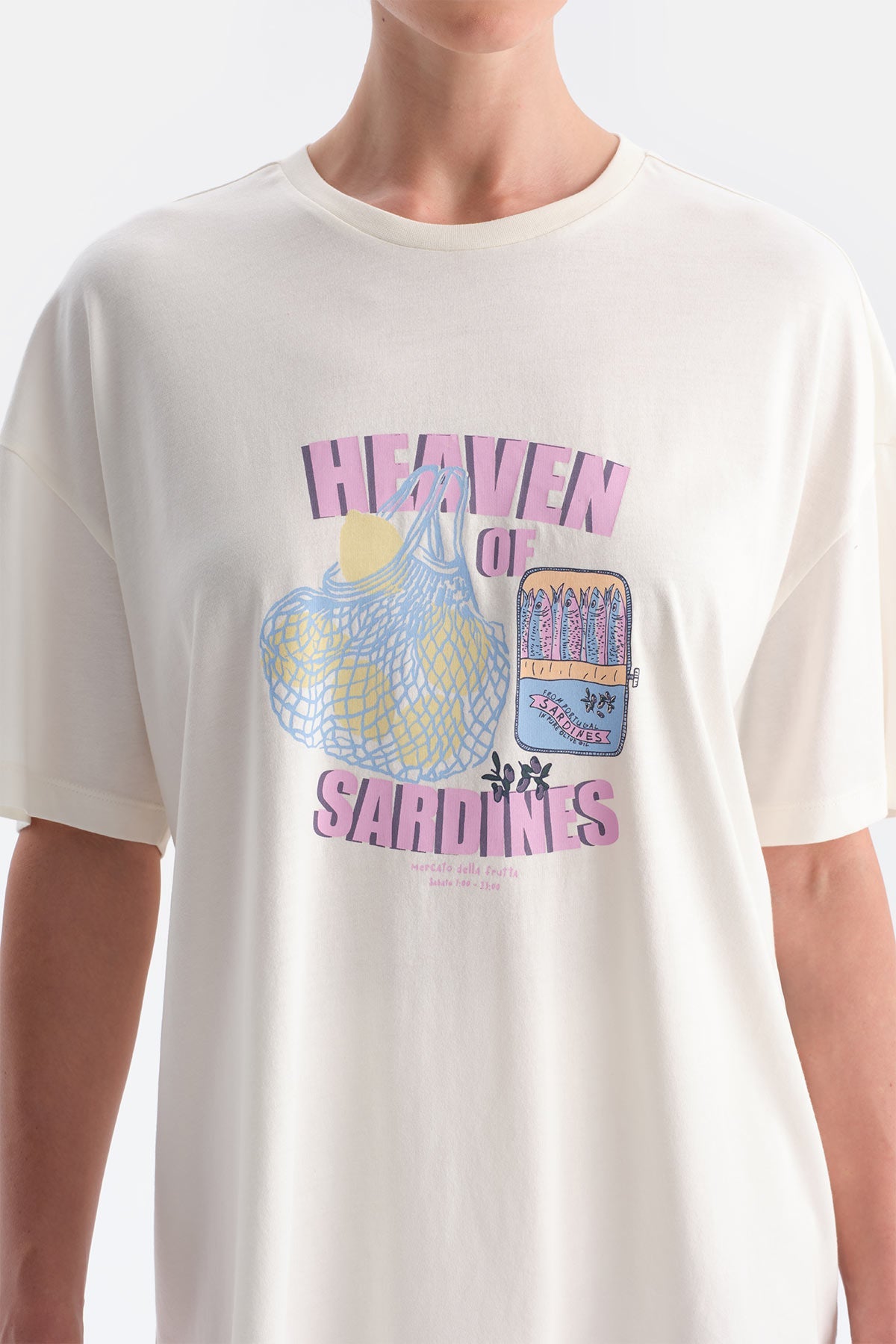 Baskili Kisa Kollu Tişört Şort Takim