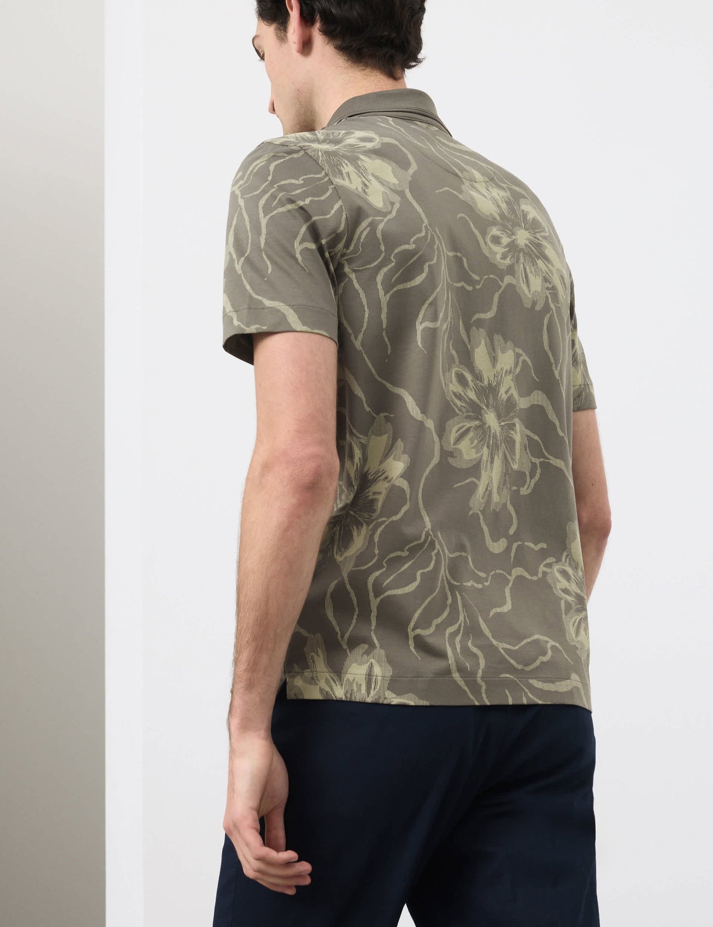 Pamuklu Çiçek Desenli Polo Yaka T-shirt