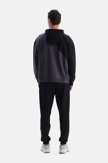 Siyah Kapşonlu Iki Parçalı Sweatshirt
