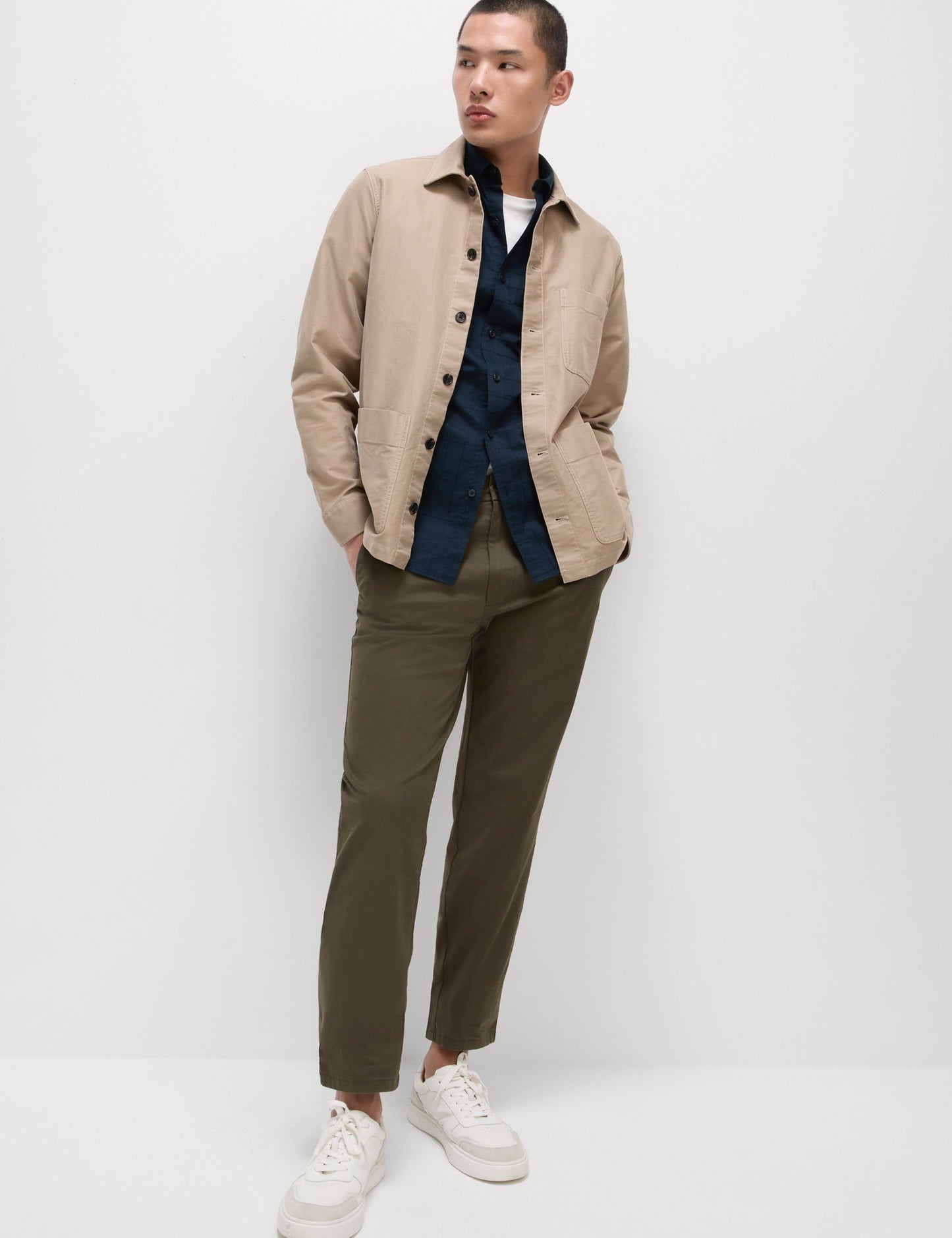 Kolay Ütülenen Saf Pamuk Dokulu Gömlek