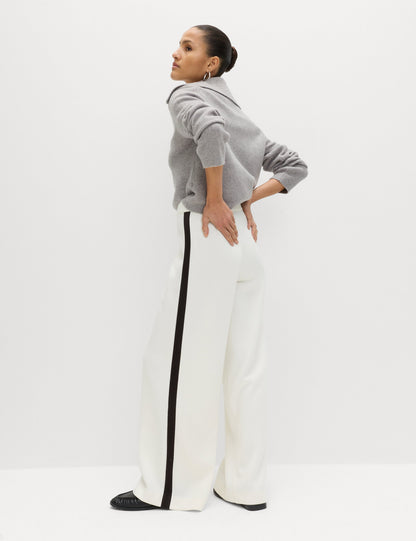 Wide Leg Yan Şerit Detaylı Pantolon