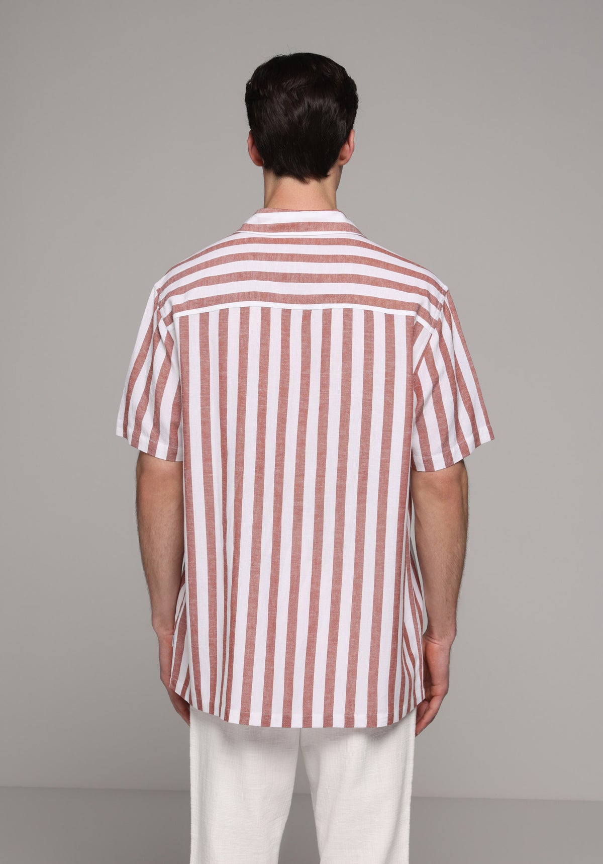 Relaxed Fit Apaj Yaka Çizgili Erkek Turuncu Kısa Kol Gömlek