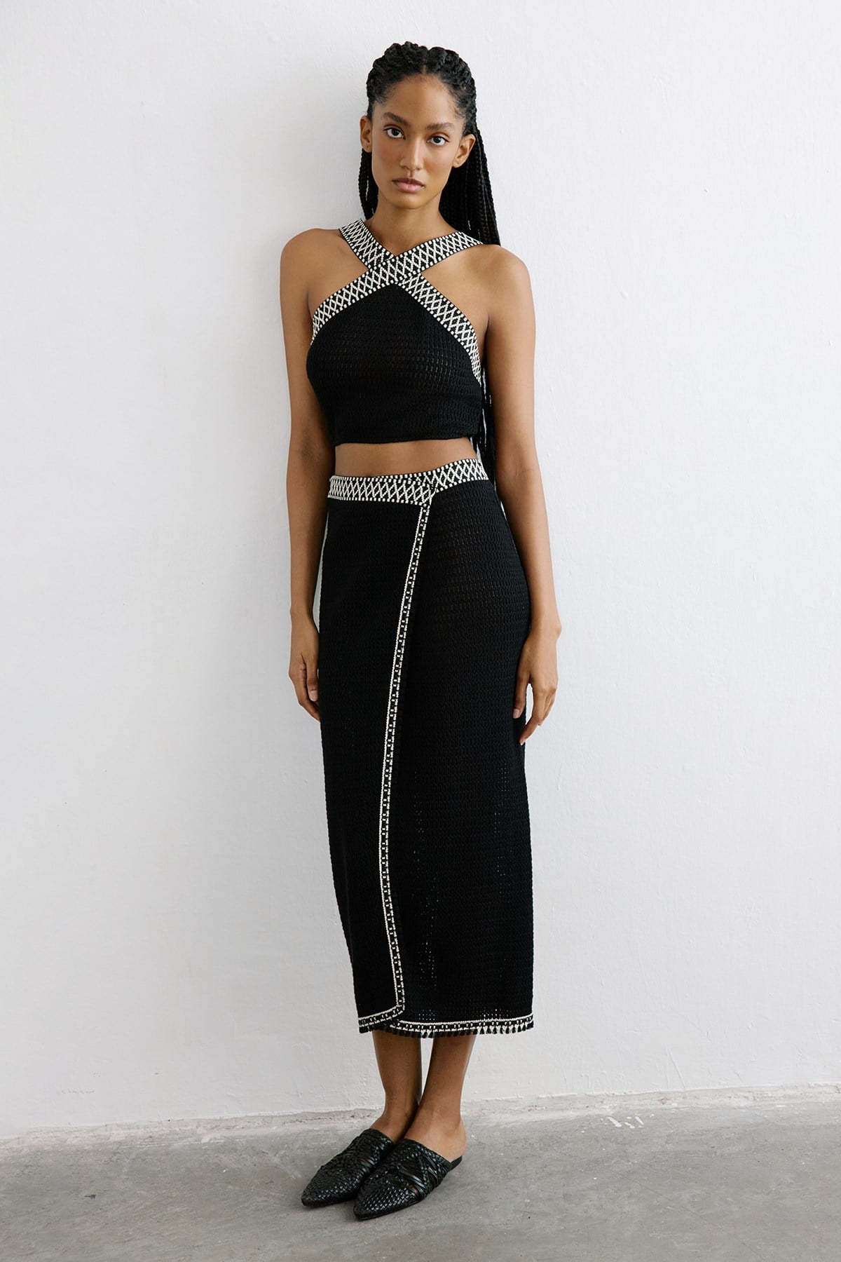 Sırt Bağlamalı Crop Siyah Bluz