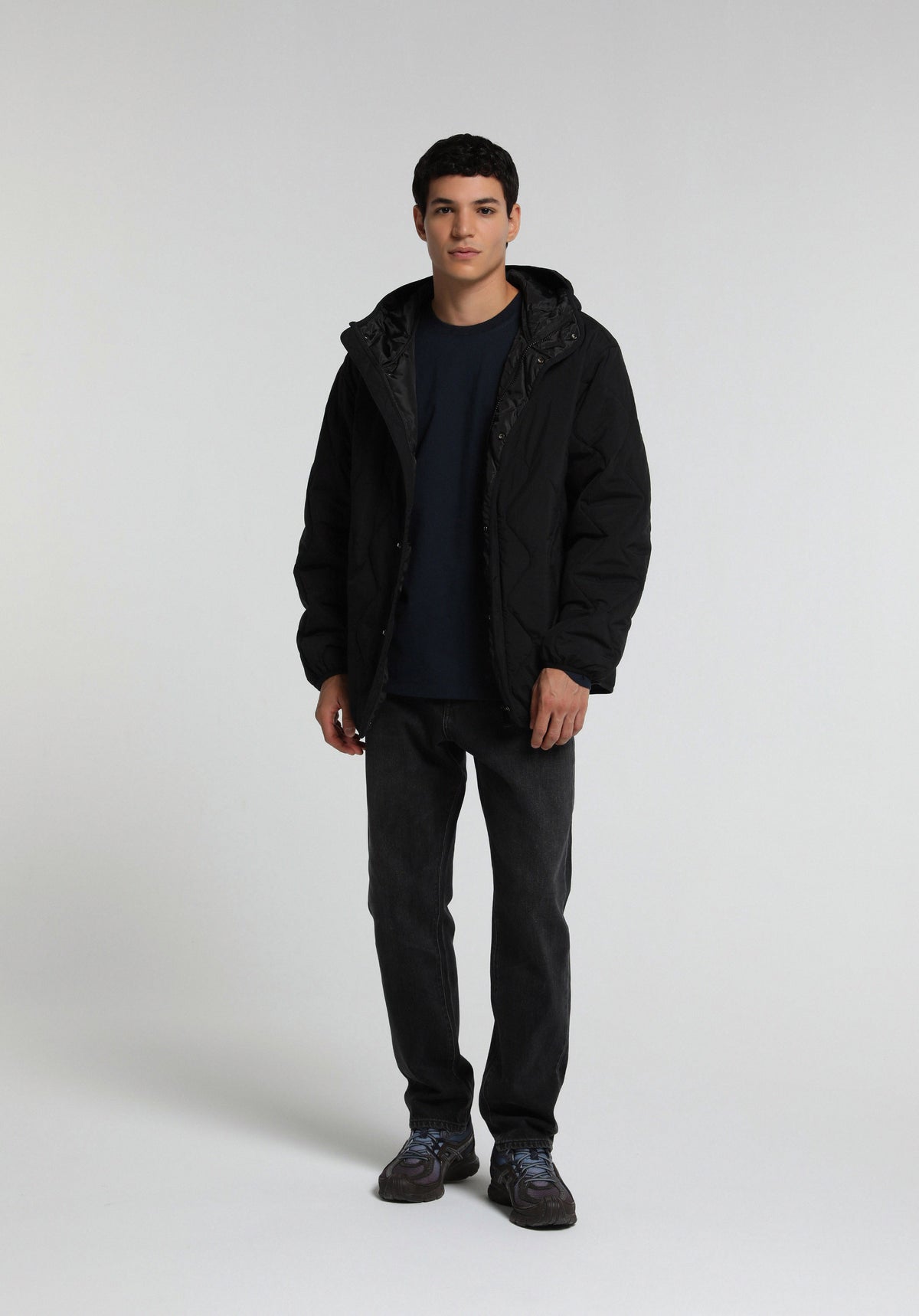 Oversize Fit Kapüşonlu Fermuarlı Astarlı Erkek Siyah Mont