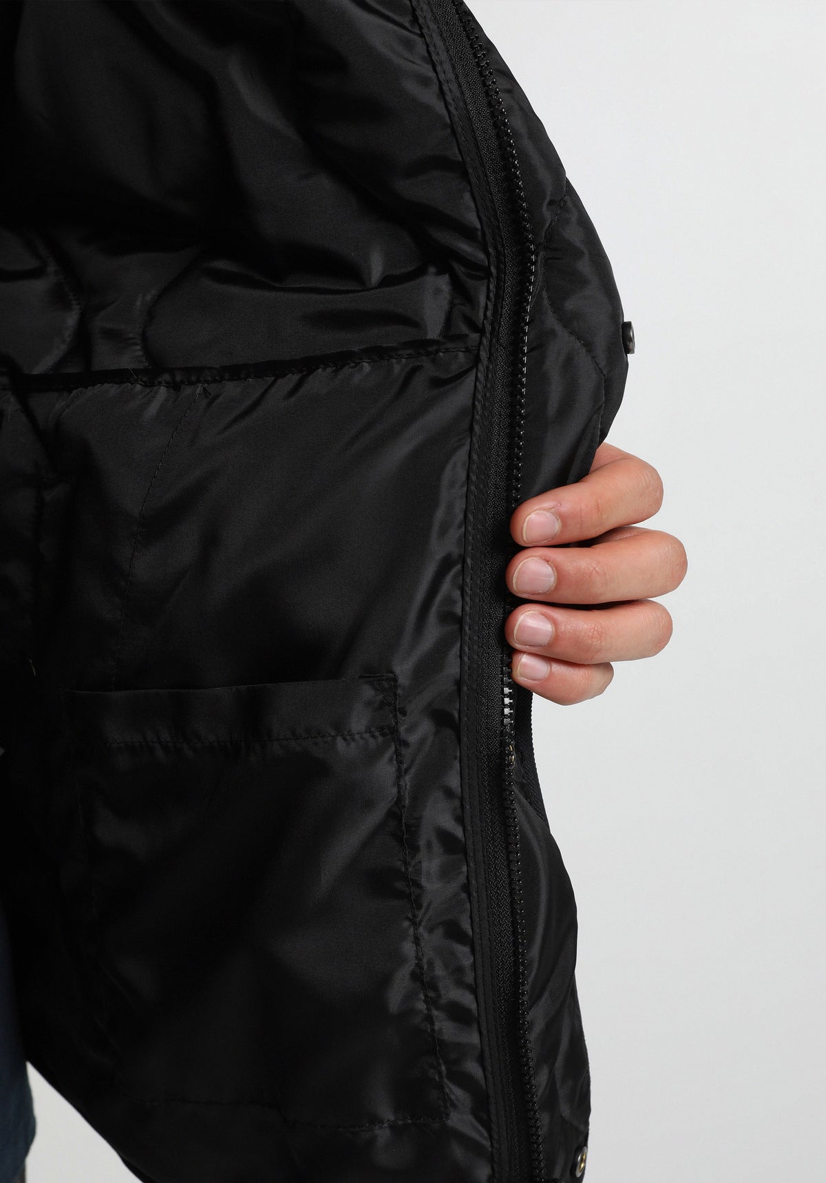 Oversize Fit Kapüşonlu Fermuarlı Astarlı Erkek Siyah Mont