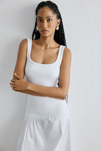 Kare Yaka Kalın Askılı Beyaz Crop Bluz