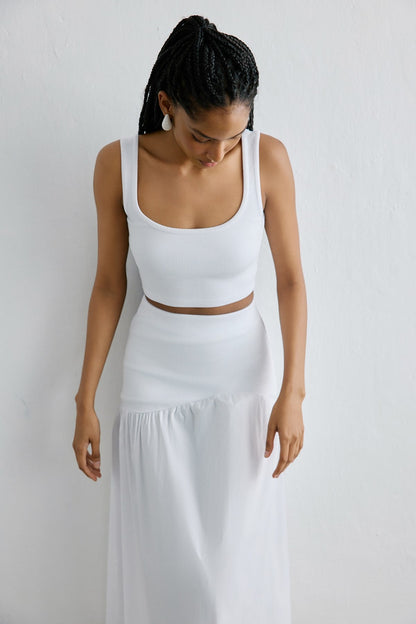 Kare Yaka Kalın Askılı Beyaz Crop Bluz