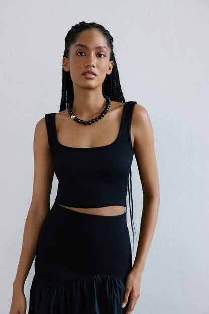 Kare Yaka Kalın Askılı Siyah Crop Bluz