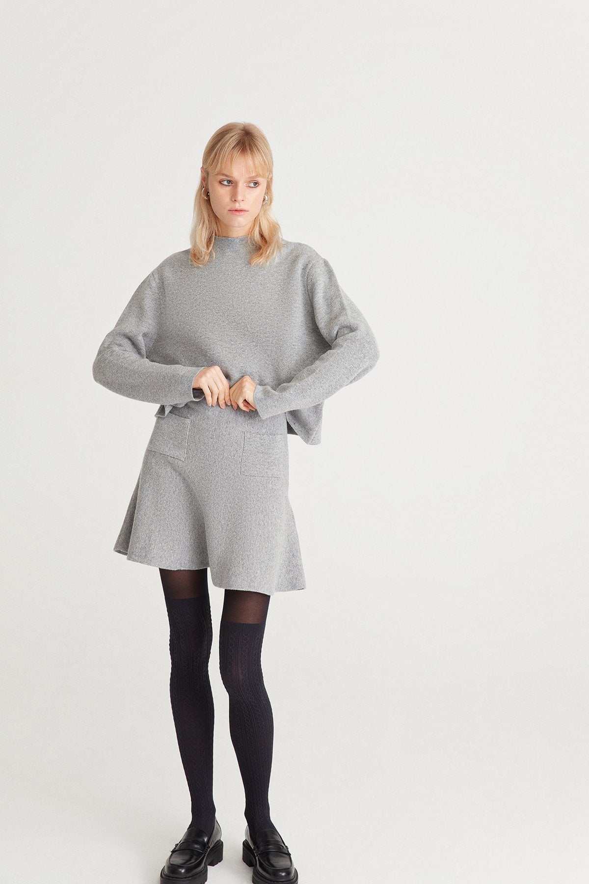 Gri Dik Yaka Yünlü Kazak